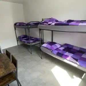 Battleground-Hostel-Zimmer_1-scaled